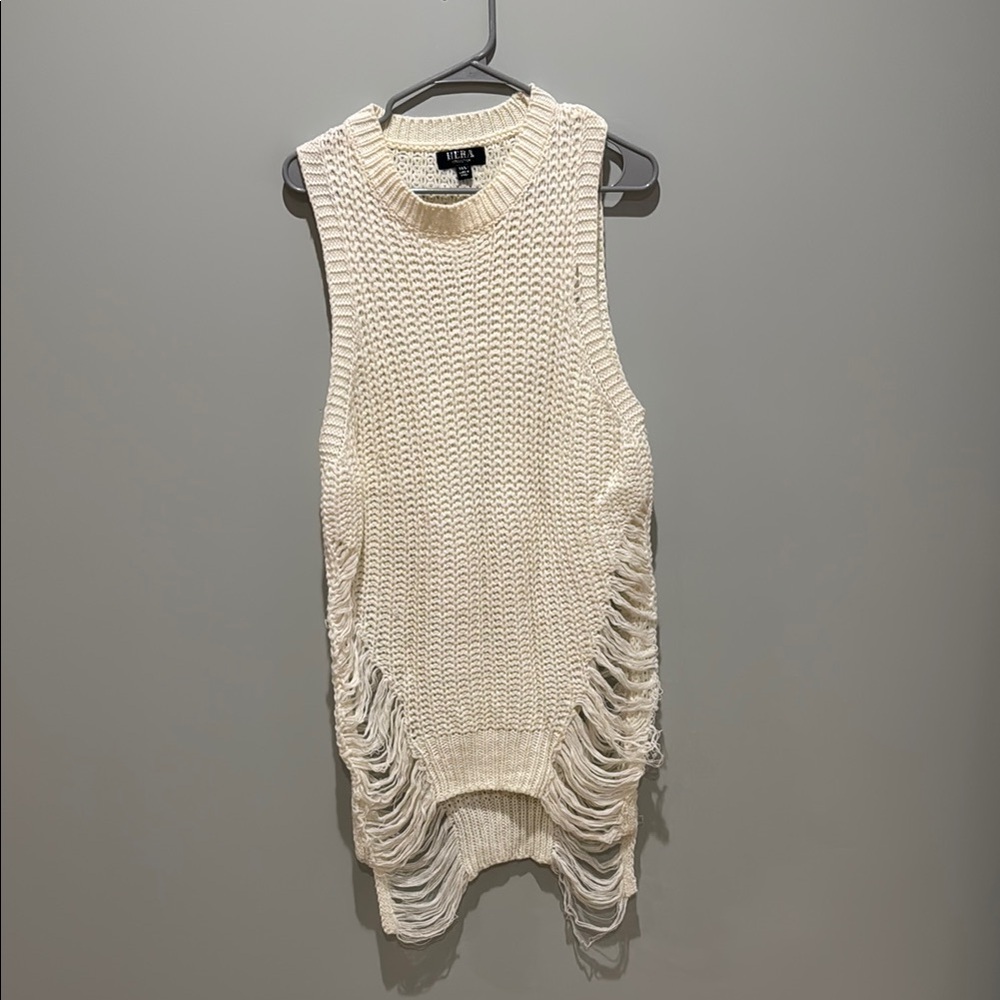 Knit Fringe Sleeveless Sweater Vest in Cream